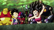 Caulifla gritándole a Goku