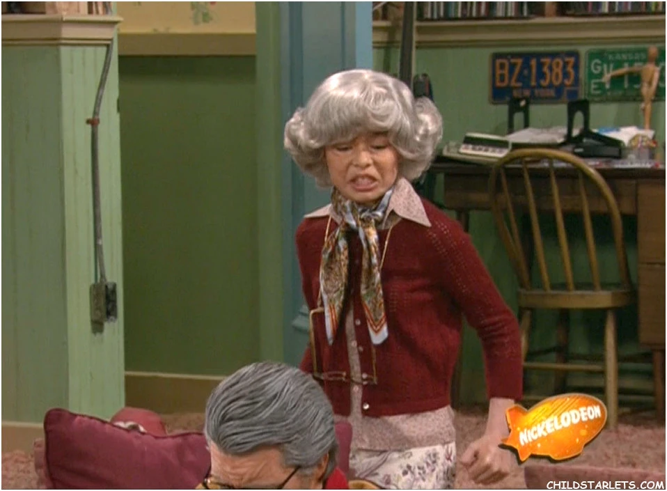 Image Foam Finger 55.jpg Drake and Josh Wiki FANDOM powered by Wikia