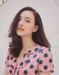 Anna Glucks7
