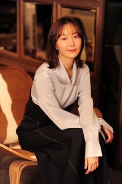 Lee Yoo Young (1989)12