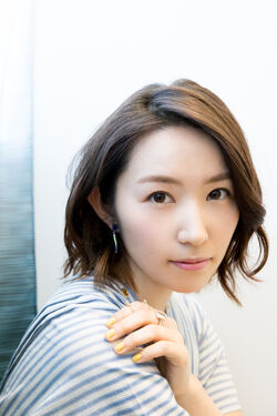 Tokunaga Eri 9