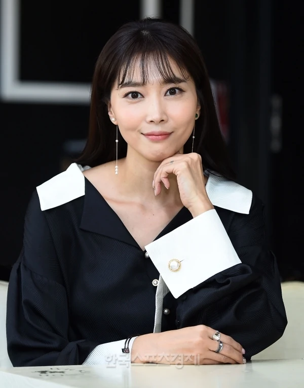 Oh Yoon Ah | Wiki Drama | FANDOM powered by Wikia