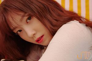 Lee Su Ji-01
