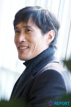 Jung Doo Hong3