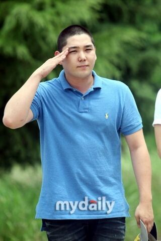 Archivo:Kangin Ingreso servicio militar.jpg