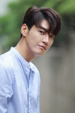 Kim Young Kwang24