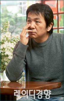 Yoon Chul Hyung1
