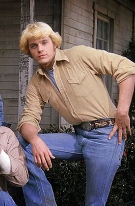 bo duke dukes schneider john hazzard tv lee general bach hazard tan shirt 1979 70s catherine boys guys main1 1985