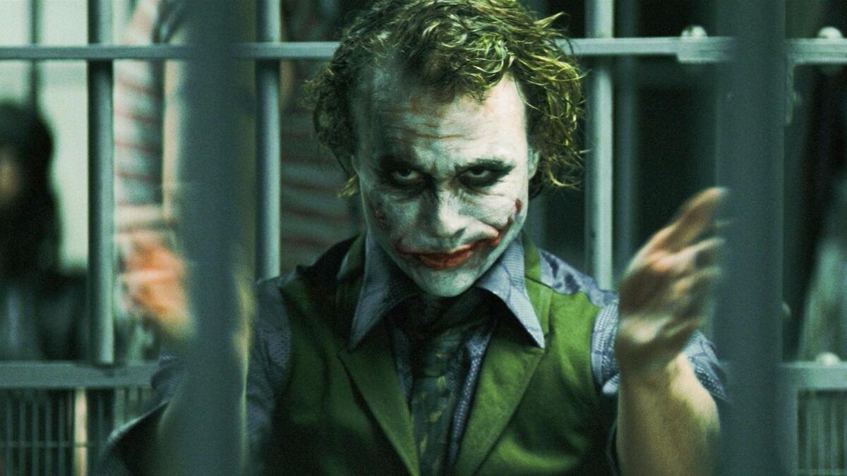 the dark knight batman joker heath ledger