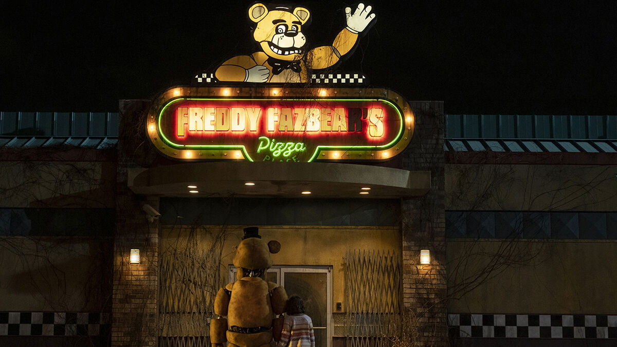 Why The Animatronics Are So Obsessed With Hunting Humans In Five Nights At  Freddy's