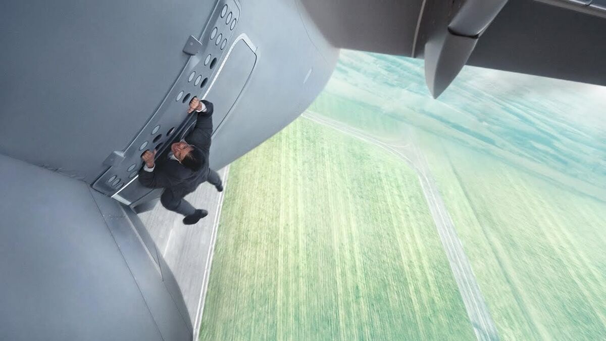 Tom Cruise in Mission: Impossible Rogue Nation