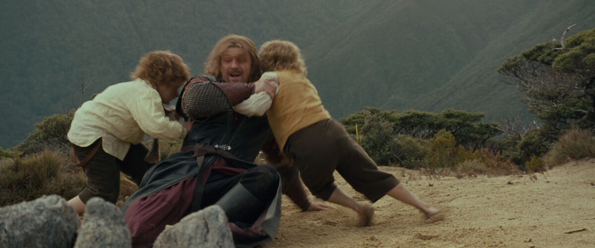 Boromir wrestles with Merry and Pippin - Lord of the Rings