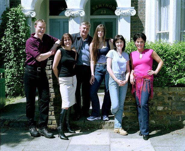 0 SHOWBIZ-Eastenders