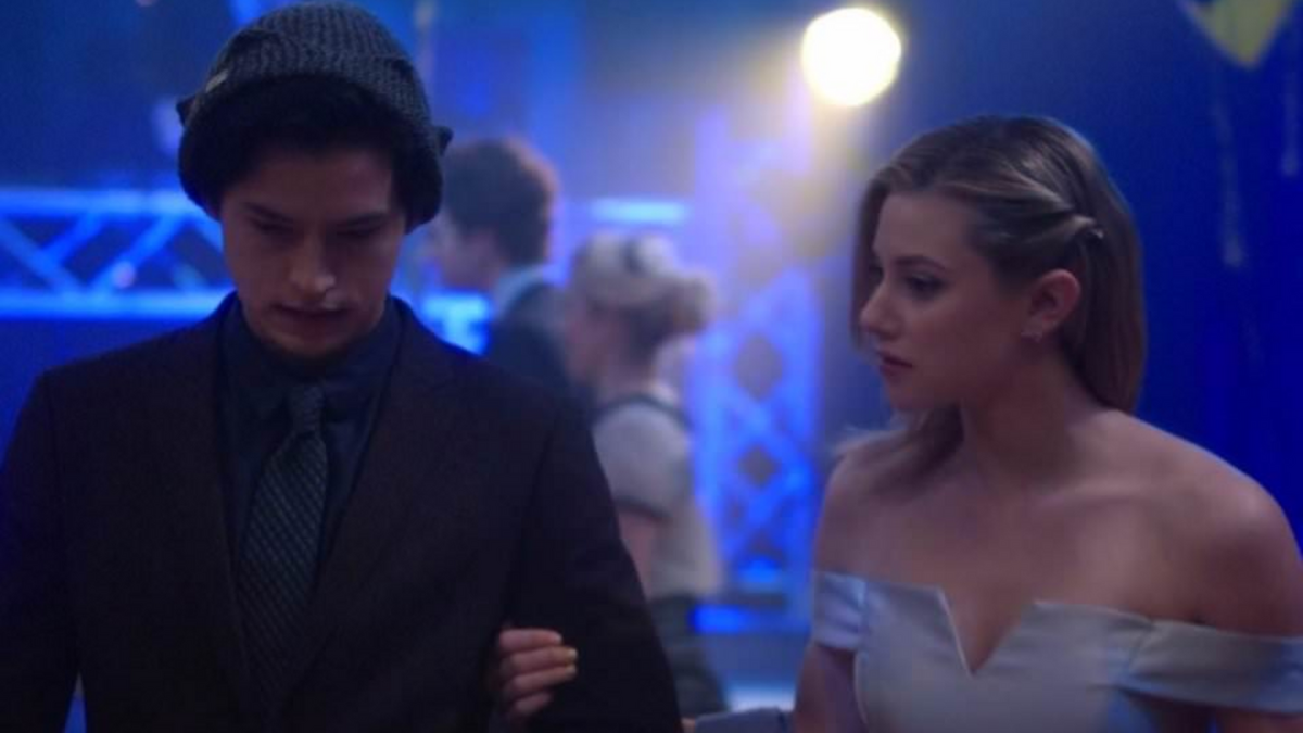 Riverdale Bughead at school dance