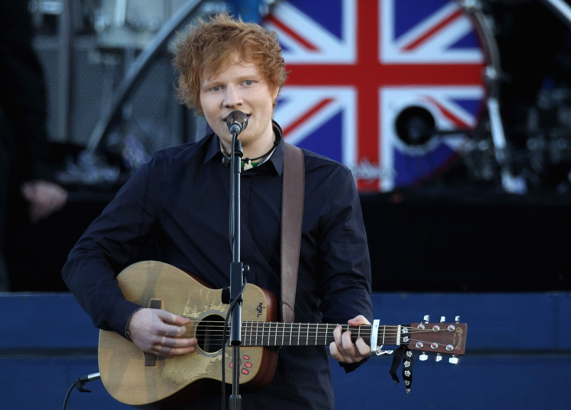 Image Ed Sheeran Performing Ed Sheeran Wiki Fandom Powered By Wikia 4854