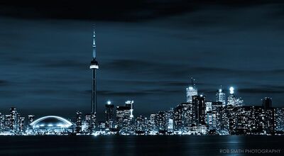 Toronto-skyline-at-night
