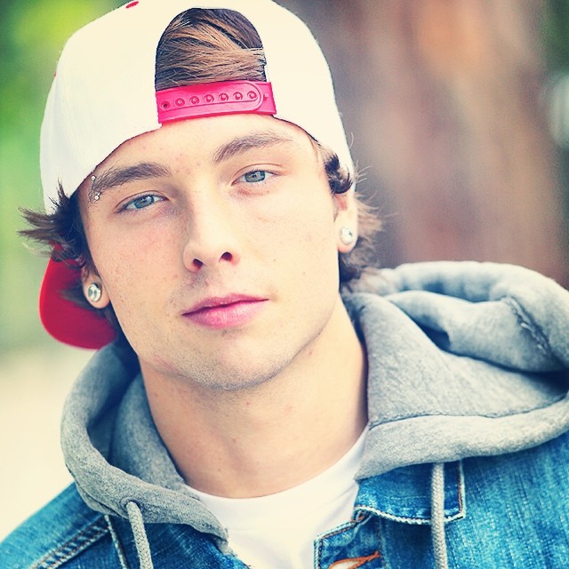 emblem3 wesley datování