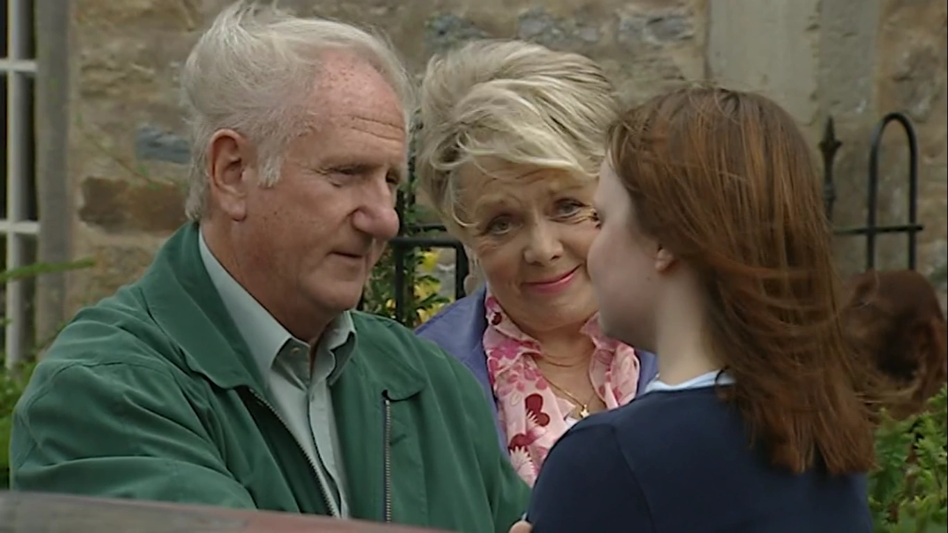 Episode 3547 (1st October 2003) Emmerdale Wiki Fandom