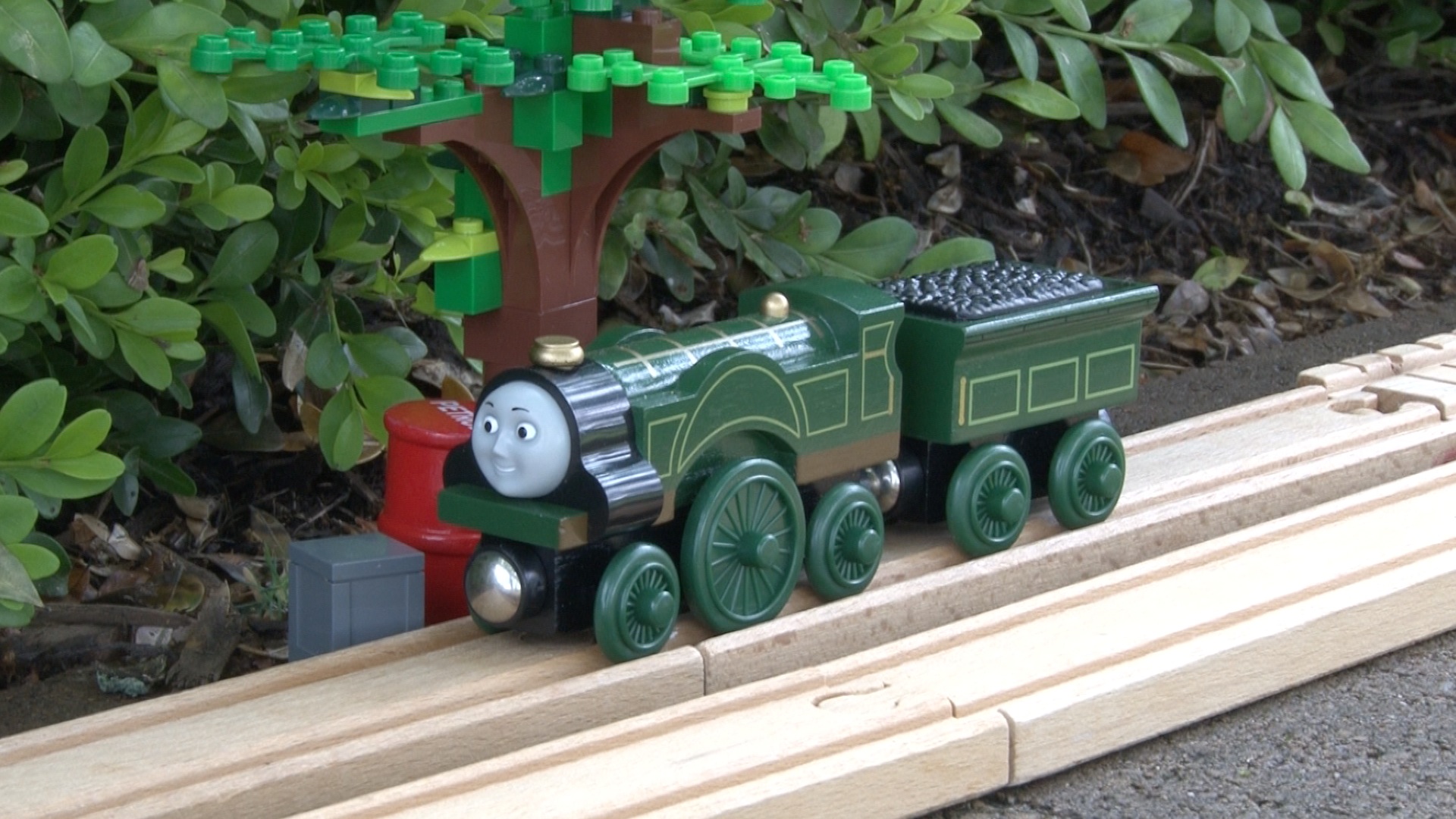 image emily the emerald engine jpg enterprisingengine93 wiki