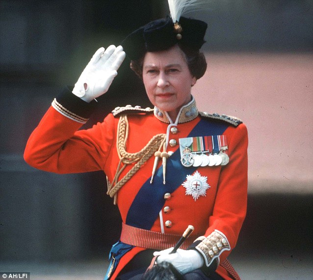 Isabel Ii Del Reino Unido Equinoccio De Otono Eqasxxrmc Wiki Fandom