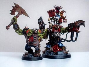 Orkos miniatura Hachaz Zangrientaz Warhammer 40k Wikihammer