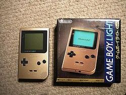 Game Boy Light modelo Gold