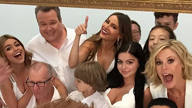 Archivo:Modern family temporada 8.jpg