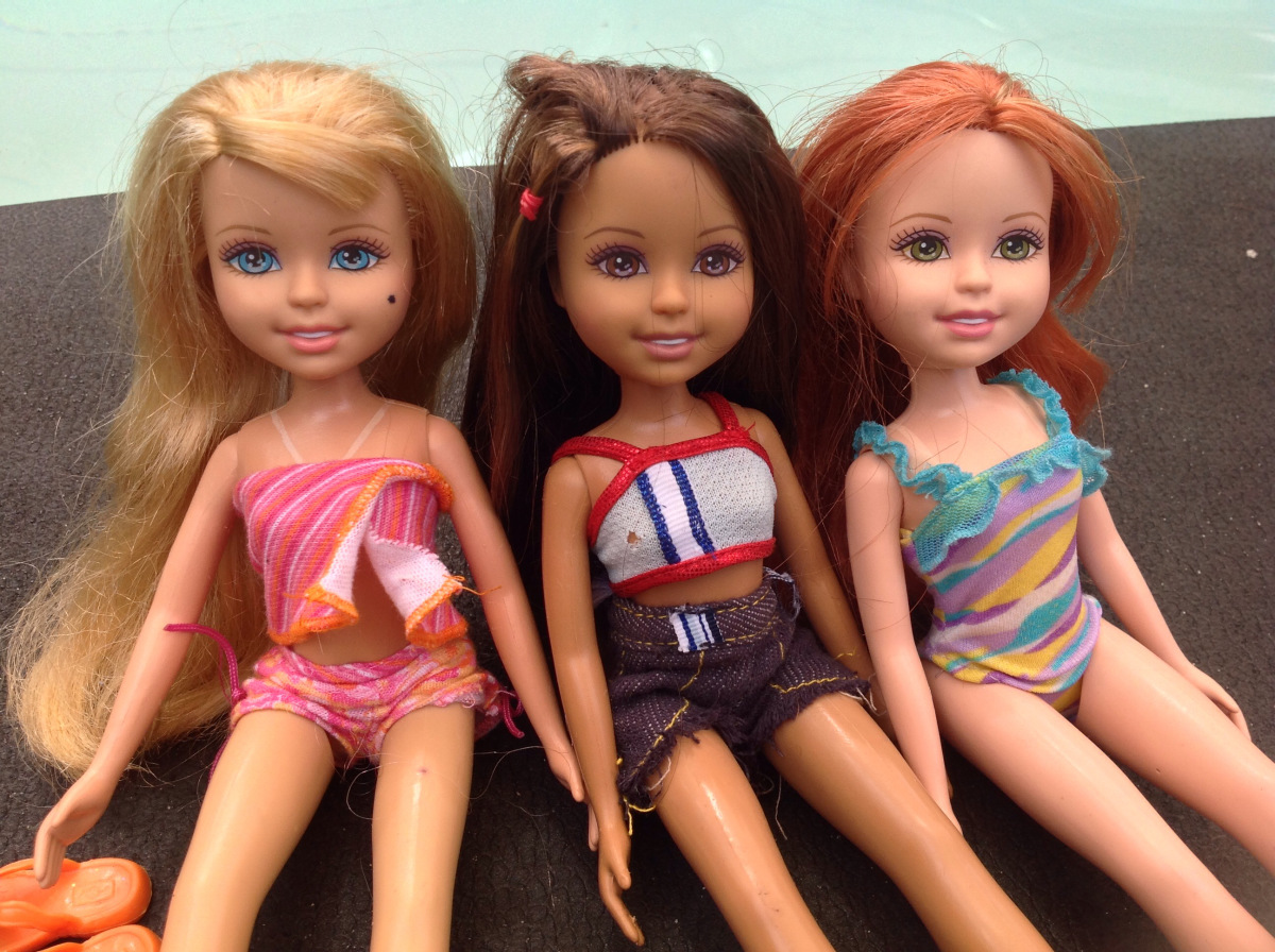 3 barbie friends