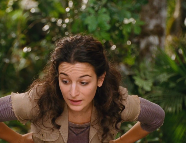 User blog:Shsdss5043/Zoe (Alvin and The Chipmunks 3) | EvilBabes Wiki