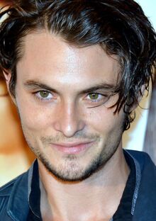 Shiloh Fernandez 2014
