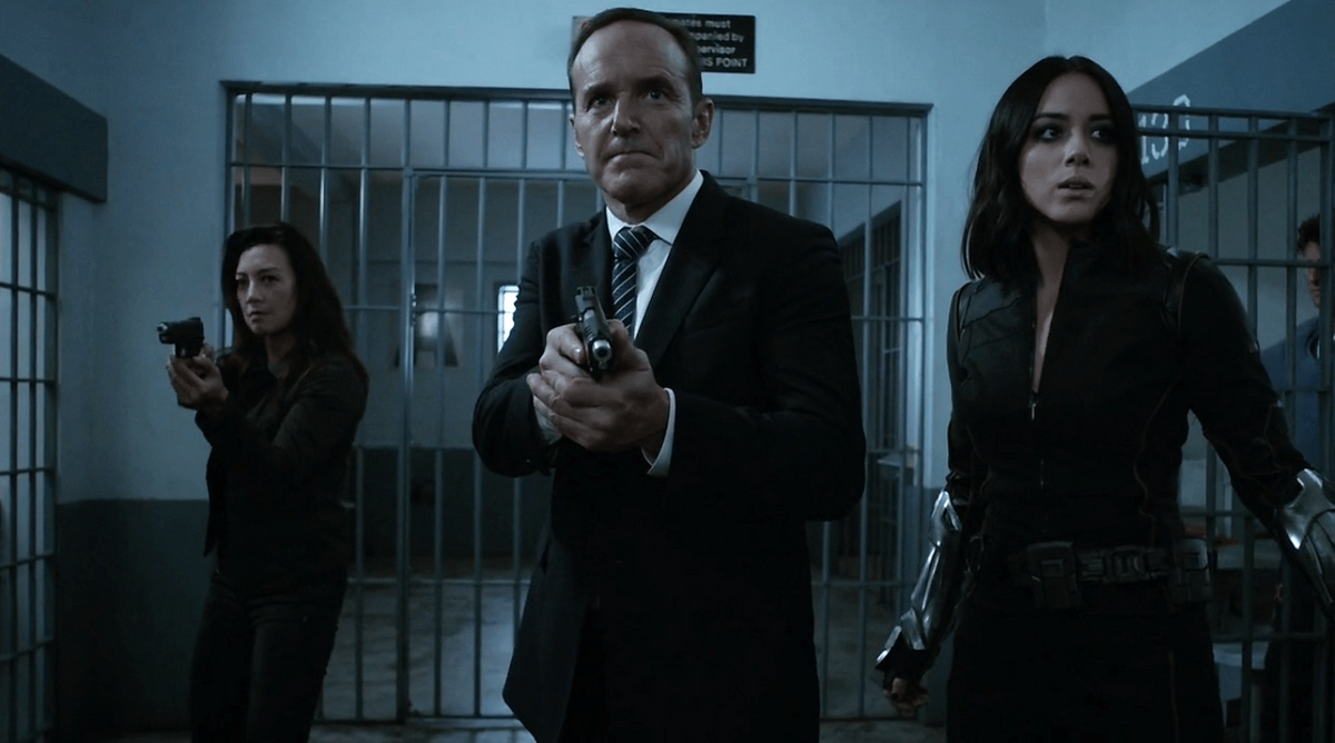agents-of-shield-lockup-melinda-may-phil-coulson-daisy-johnson