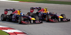 Sebastian Vettel overtaking Mark Webber 2013 Malaysia
