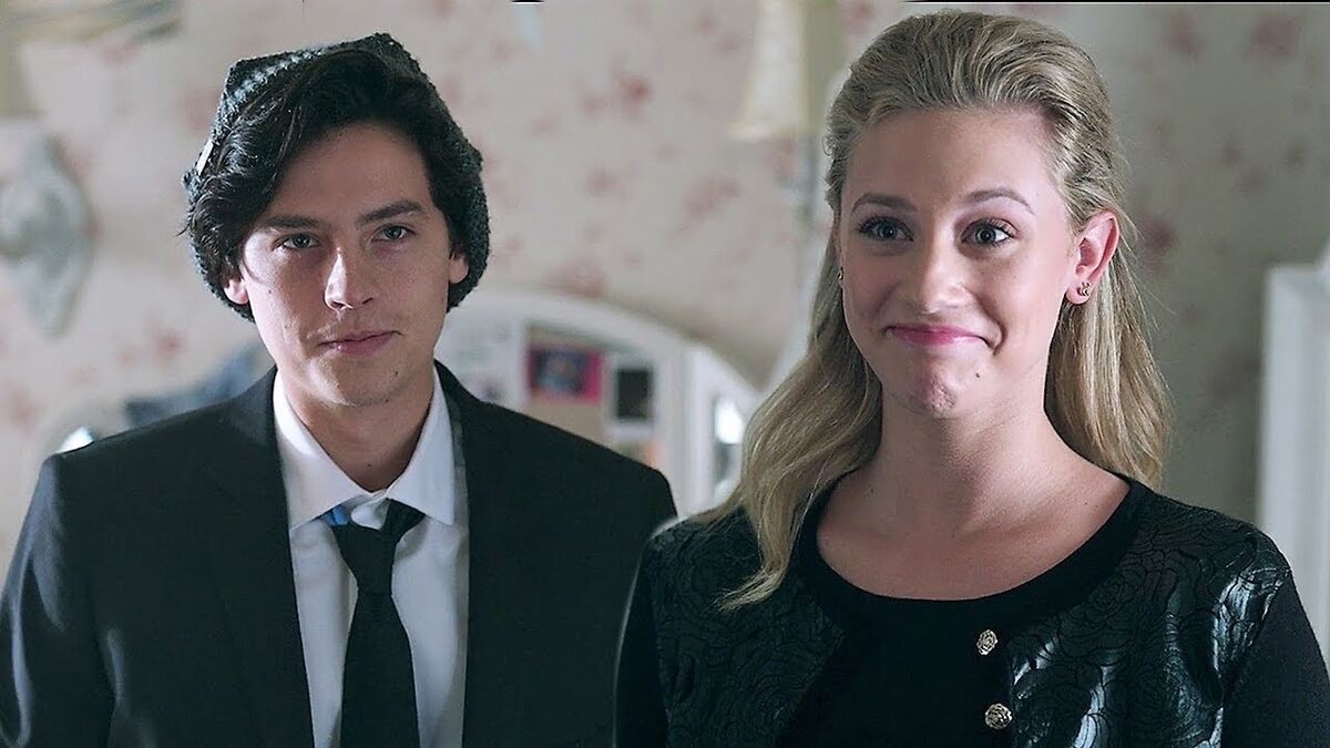 Riverdale Bughead at Jason Blossom's memorial 