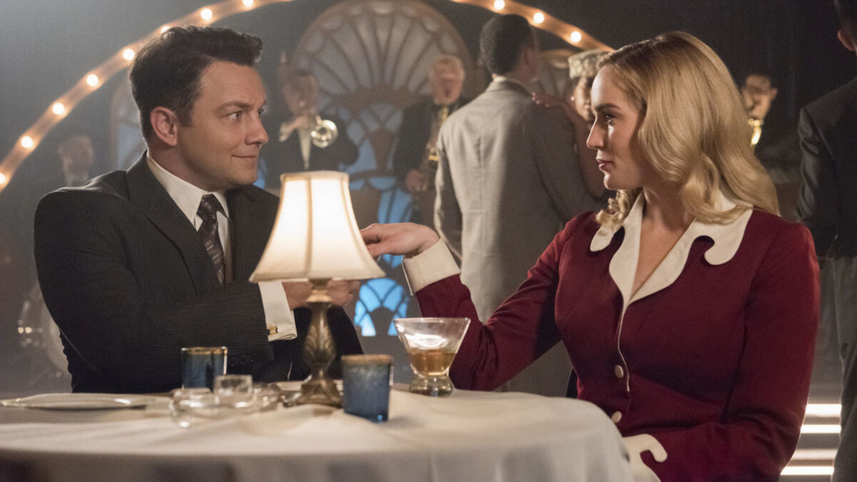 Jonathan Sadowski as Bugsy and Caity Lotz as Sara Lance/White Canary (Dean Buscher/The CW)