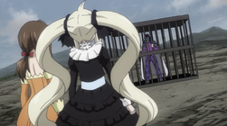 Mavis y Zera con Geoffrey Capturado
