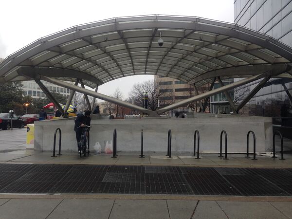 L'EnfantSquareMetro(real)
