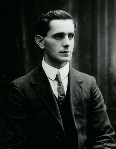 File:Andrew Lynch.png