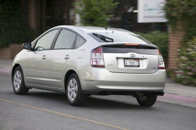 2004_Toyota_Prius_a.jpg