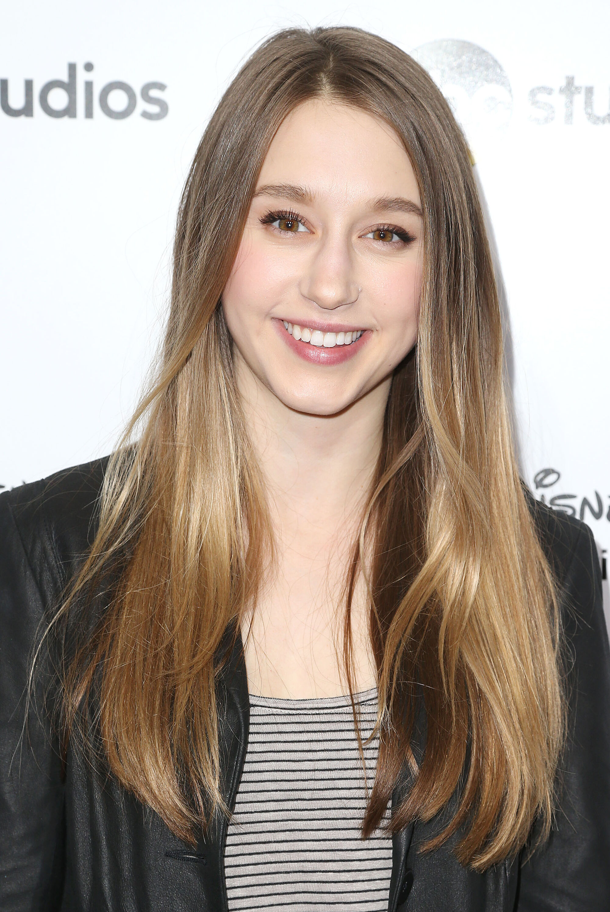 Taissa Farmiga Moviepedia FANDOM powered by Wikia