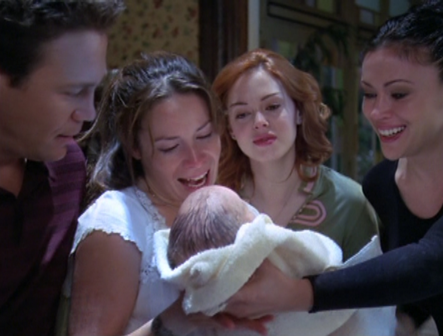 Зачарованные пайпер рожает. Пайпер родила. Зачарованные пайпер. Зачарованные пайпер беременна. Пайпер родила.