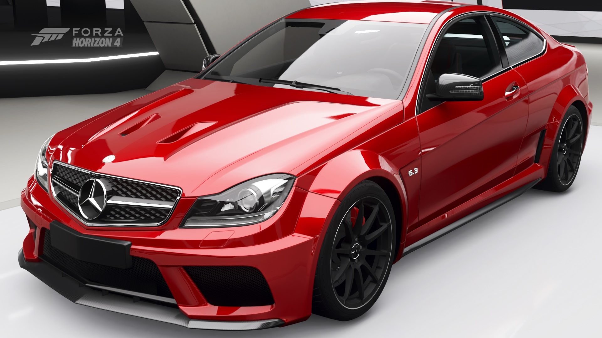 Mercedes Benz c63 AMG красный