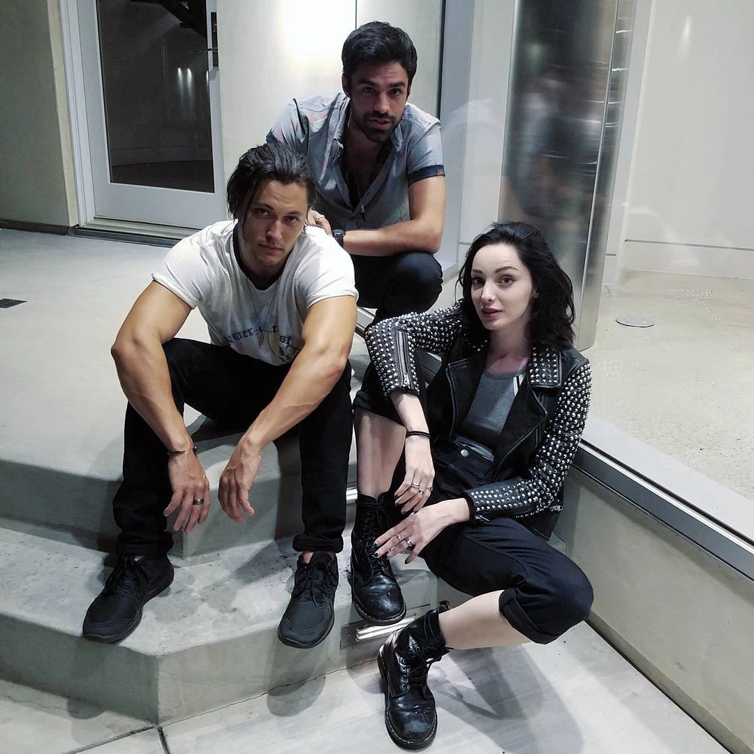 Image BTS Emma Dumont, Blair Redford, and Sean Teale.jpg The Gifted