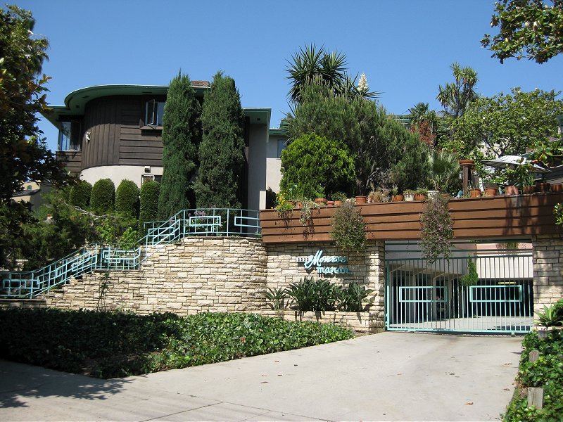 Joey S Apartment Friends Central Fandom Ed By Wikia Joeysapartment Joey S Apartment Building