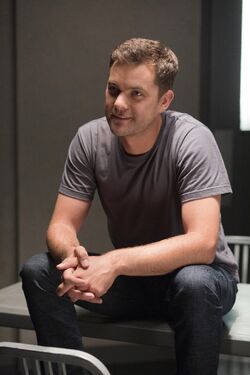 Fringe 4x05 Still 009