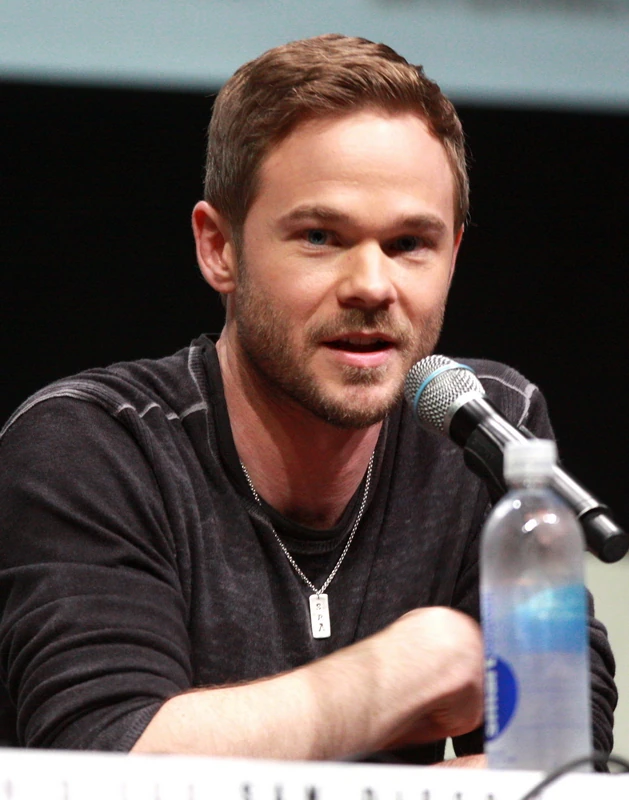 Shawn Ashmore FringeWiki FANDOM powered by Wikia