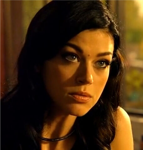 Fichier:Vanessa profile 2.jpg