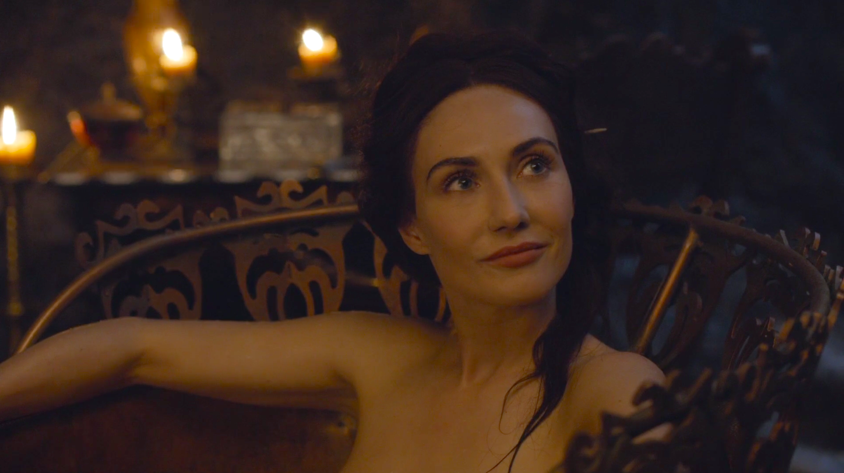 Melisandre beruhigt Selyse