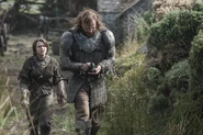 Maisie-Williams-as-Arya-Stark-Rory-McCann-as-Sandor-The-Hound-Clegane photo-Helen-Sloan HBO-.jpg (888 KB) Maisie-Williams-as-Arya-Stark-Rory-McCann-as-Sandor-The-Hound-Clegane photo-Helen-Sloan HBO-