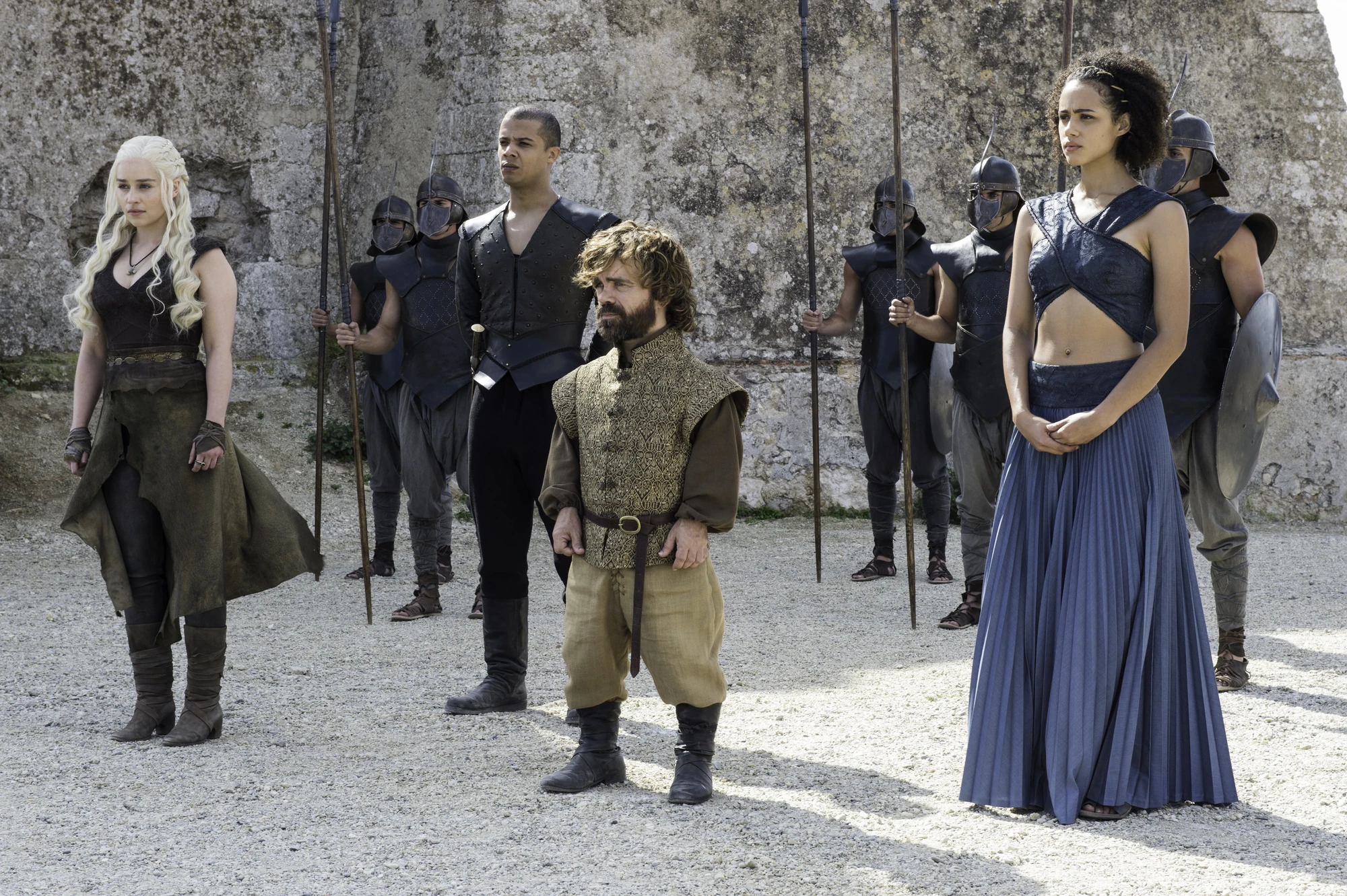 Bild 609 Daenerys Grauer Wurm Tyrion Missandei.jpg Game of Thrones Wiki FANDOM powered by