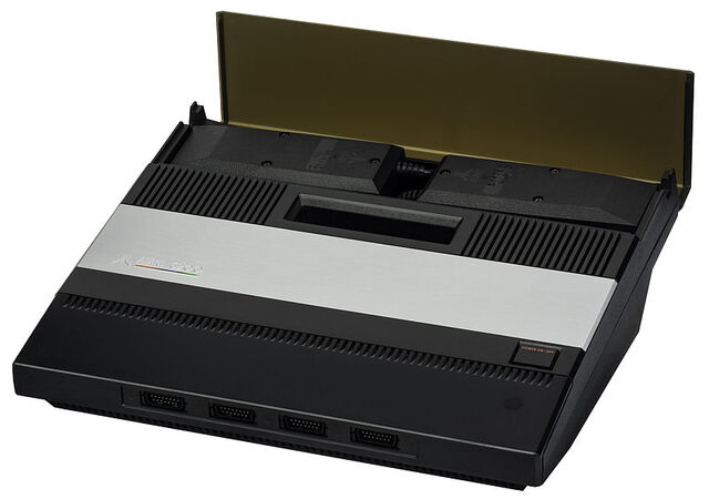 Файл:Atari-5200-4-Port-Console-Open-wControllers.jpg